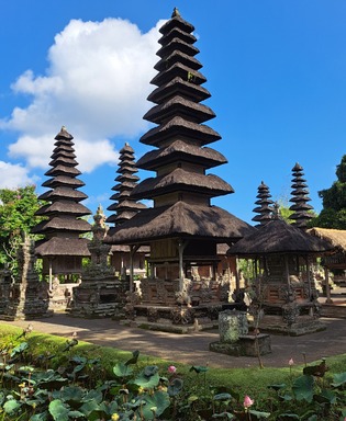 uluwatu temple